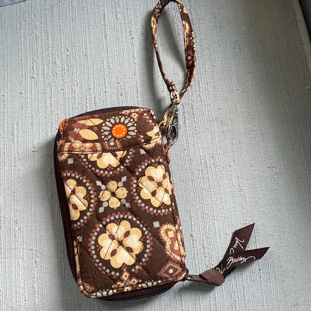 Vera Bradley coin/wallet used but in good condition. Wrist coin zipper wallet!
